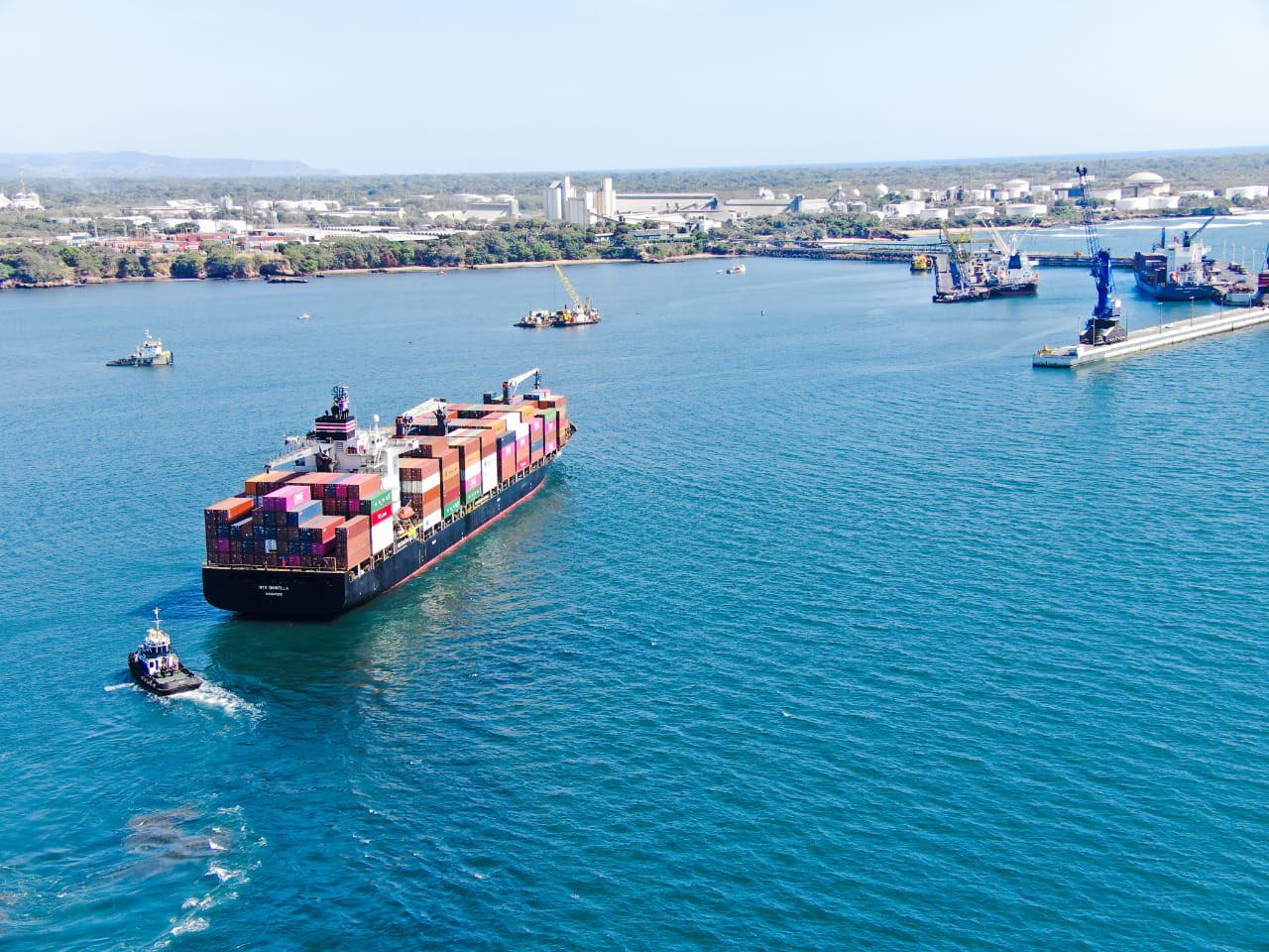 Puerto de Acajutla recibe nuevo buque con más de 2,000 toneladas métricas de alimentos puerto-de-acajutla-recibe-nuevo-buque-con-mas-de-2000-toneladas-metricas-de-alimentos